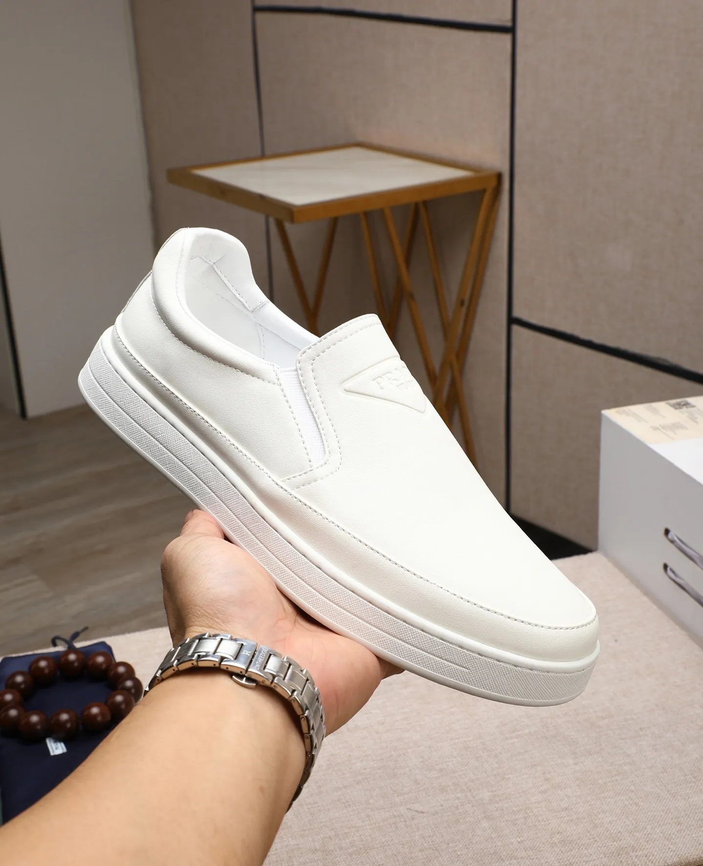 Men's men's shoes 💰440 🌹🌹[PRADA—Prada] latest model 🙈original replica! 👟👟👟Available here. The workmanship is top-notch. The upper is made of Italian 🇮🇹Imported calfskin. ❗️Breathable genuine leather lining @Suitable for travel. The original version has an enlarged engraved sole, making it suitable for all kinds of travels, showing low-key luxury. Let quality speak for itself. Color: Size: 38-44